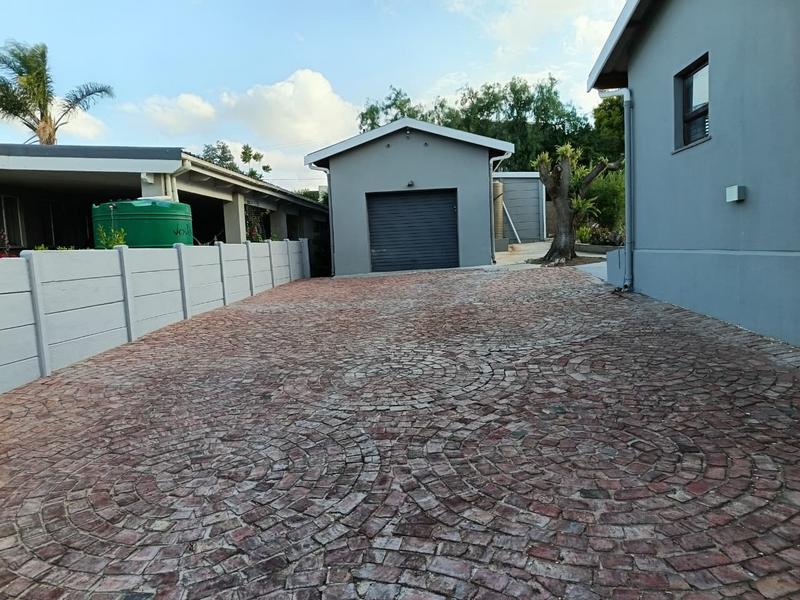 2 Bedroom Property for Sale in Albertinia Western Cape